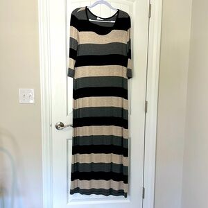 Calvin Klein size 14, maxi dress, rayon and spandex, black, gray, light gray